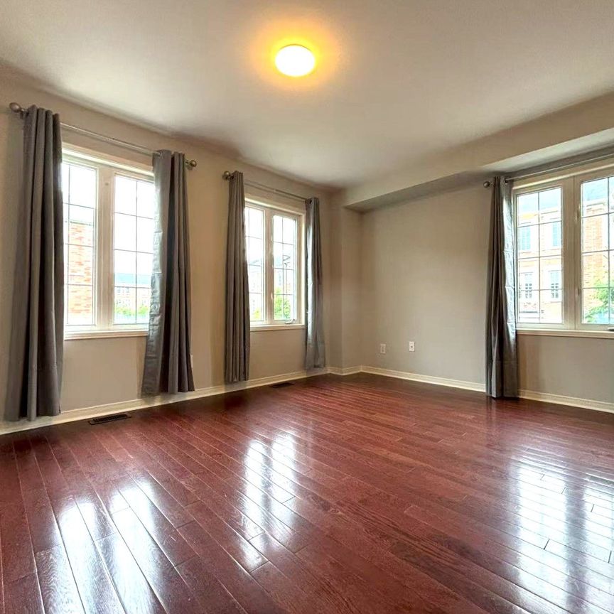 For Lease - 15 Adam Oates Heights, Toronto, Ontario - Photo 1