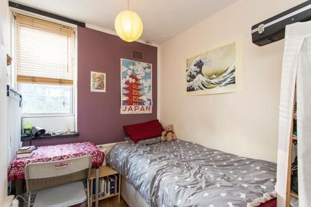 4 Bed Maisonette, Sambrook House, E1 - Photo 5