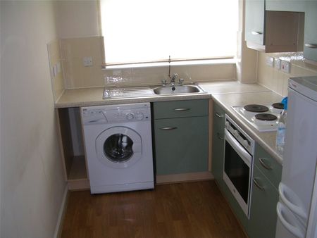 2 bedroom apartment to rent - Photo 3