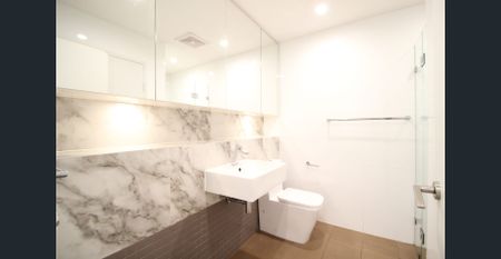 Modern One-Bedroom Apartment - Photo 4