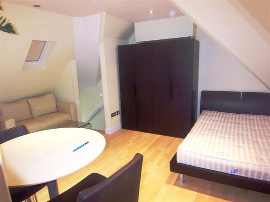 Studio to rent - Photo 1