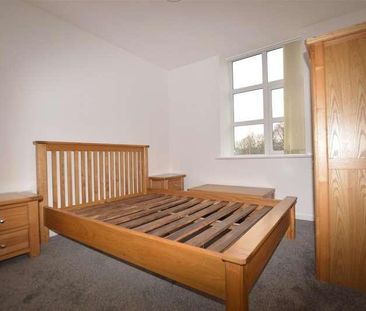 Brackendale, Thackley Bradford, BD10 - Photo 3