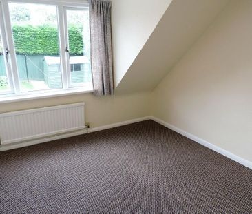 3 bedroom semi-detached house to rent - Photo 4