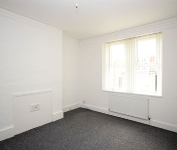 2 bed flat to rent in Brinkburn Avenue, Gateshead, NE8 - Photo 6