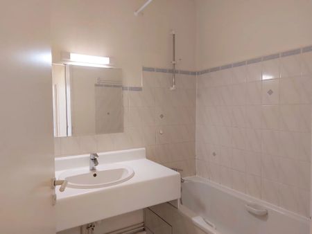 Location Appartement 2 pièces 52m² TOURS 37000 - Photo 3