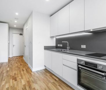 Flat to rent - Photo 1