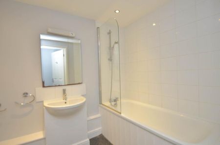 2 bedroom flat to rent - Photo 4
