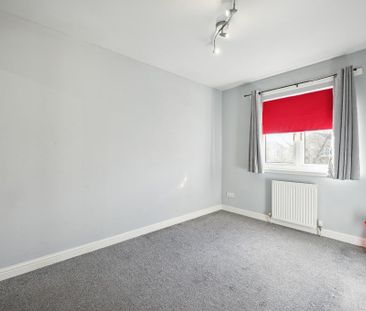 3 bedroom detached house to rent - Photo 2