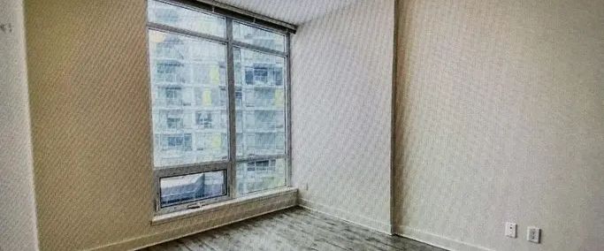 cozy, luxury 2 bedroom university city condo, view and walk to Brentwood mall | Calgary - Photo 1