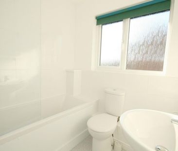 2 bedroom terraced house to rent - Photo 6