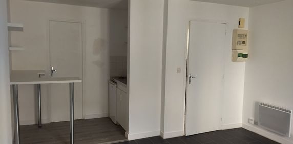 Location Appartement 1 pièce 23m² - Photo 2