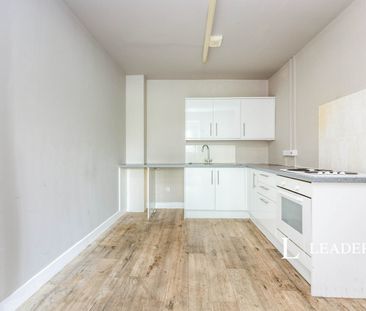 2 bedroom flat to rent Duncombe Street, Bletchley, MK2 2LY - Photo 2