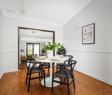 LOCATION, LOCATION, LOCATION! - Photo 5