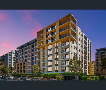 Modern One Bedroom Apartment in Prime Location - Photo 2