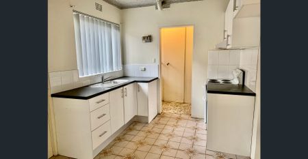 RENOVATED FULL BRICK TOWN HOUSE - Photo 4