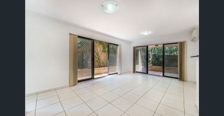 Spacious & Modern Three Bedroom Unit! - Photo 3