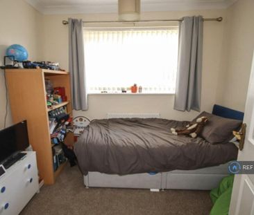 3 bedroom terraced house to rent - Photo 4