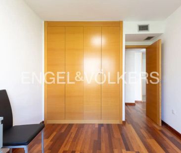 Valencia - Photo 3