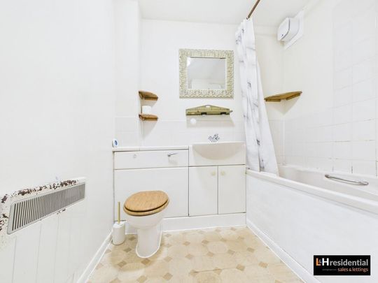 2 bedroom maisonette to rent - Photo 1
