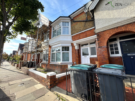 House share to rent - Photo 2