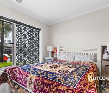 Stunning and Modern 3-Bedroom Home in Heart of Mickleham! - Photo 3