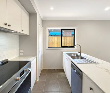 🏡 Brand New 4-Bedroom House in Thornhill Park - Photo 5