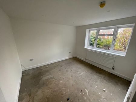 1 Bed Flat, Coventry, CV4 - Photo 2