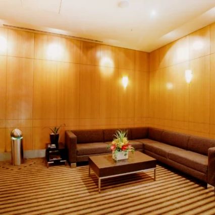 Bright 2-bedroom apartment near Melbourne Central Station - Photo 1