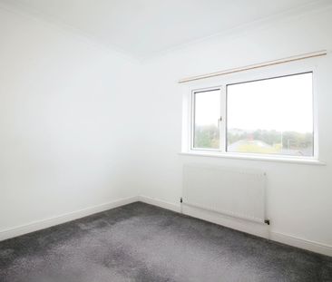 3 Bed Semi-Detached House, Park Spring Gardens, LS13 - Photo 3