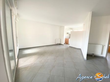 Agde – Location Appartement – m² – 580€ CC / mois - Photo 3