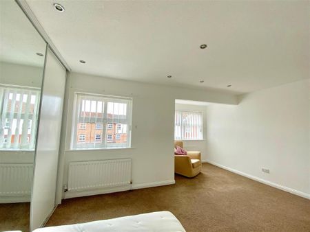 3 bedroom townhouse to rent - Photo 4