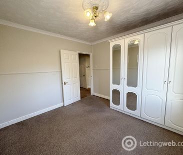 3 Bedroom Cottage to Rent - Photo 3
