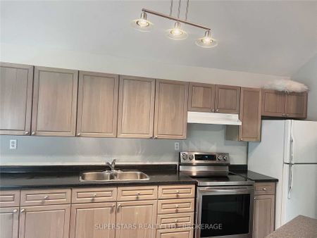 For Lease - 276 Parkwood Avenue, Georgina, Ontario - Photo 4