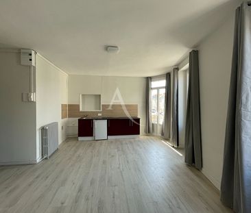 Location Appartement 1 pièce 29m² FONTENAY LE COMTE 85200 - Photo 5
