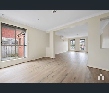 17 St Claire Avenue, South Morang, Vic 3752 - Photo 4