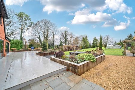 5 bedroom detached house to rent - Photo 4