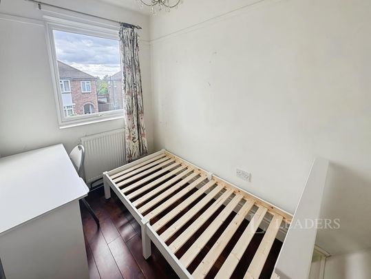 1 bedroom in a house share to rent - Photo 1