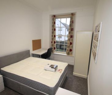 3 Bedroom | 12 North Road East, Flat 2, PL4 6AS - Photo 5