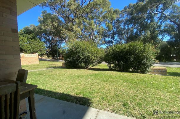 RENOVATED UNIT LESS THAN 2KMS FROM BEACH HOME OPEN SATURDAY 15 AUGUST AT 10.30AM SHARP! - Photo 1