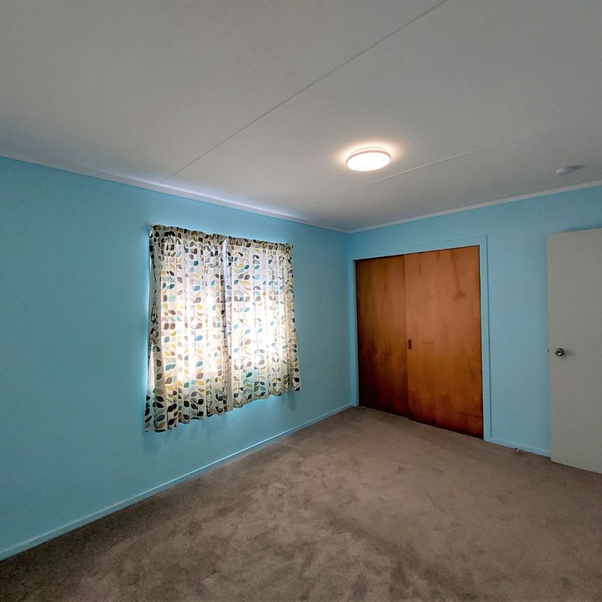 Sunny Three-Bedroom Family Home - Bellevue - Photo 1