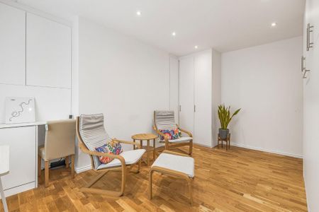 Studio to rent - Photo 3