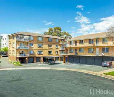 First Floor 2 Bedroom Unit - Photo 2