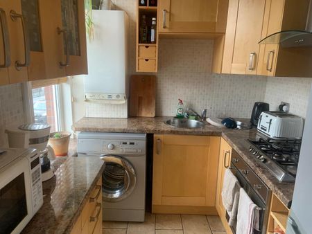 2 bedroom flat to rent - Photo 4