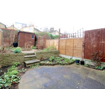 2 Bed Terraced House, Hewison Street, E3 - Photo 4