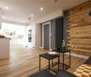 6 bedroom semi-detached house to rent - Photo 1