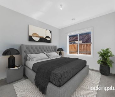 MINS AWAY FROM TRAIN STATION AND FREEWAY ! - Photo 5