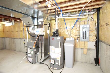 For Lease - 31 West Park Avenue, Bradford West Gwillimbury, Ontario - Photo 5