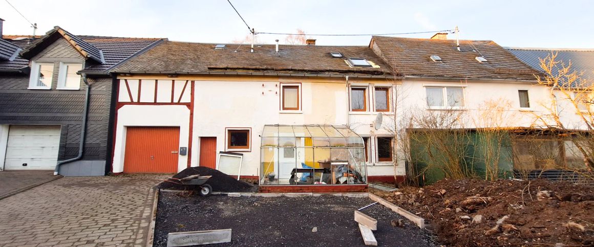 Vollständig modernisiertes, gemütliches Reihenmittelhaus in Hellenhahn-Schellenberg sucht Mieter! - Photo 1