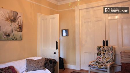 Bright room in shared apartment in Terenure, Dublin - Photo 5