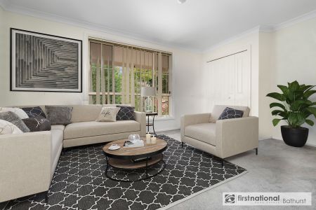 CHARMING FAMILY HOME - Photo 3